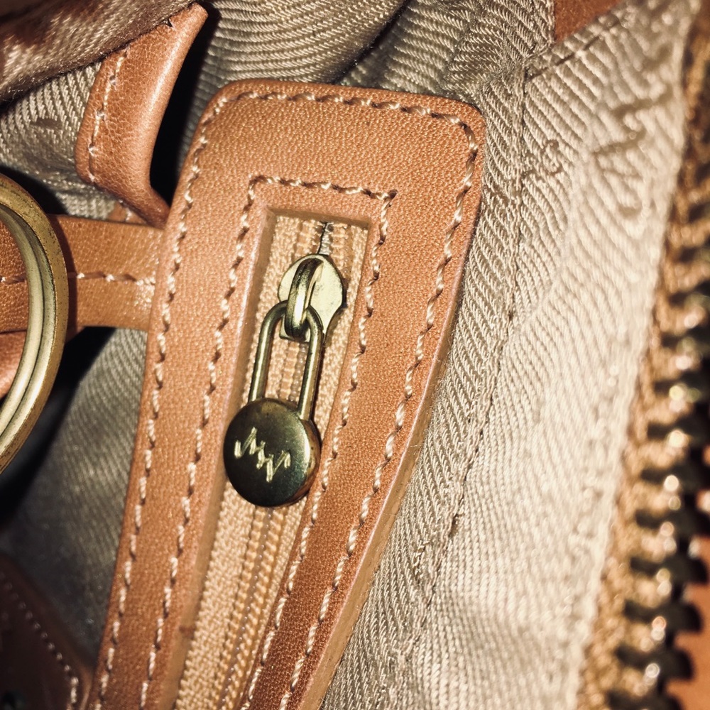 Pristine vintage Monsac Original leather crossbody - Picture 4 of 9